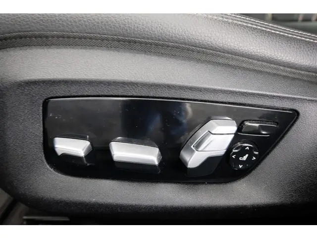 BMW 5 Serie Touring 530i xDrive Sport-Line 2018 Benzine 29