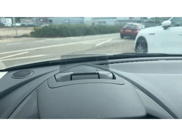 Mazda 2 1.5 Skyactiv-G Luxury 2023 Benzine 15