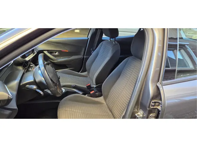 Peugeot 2008 1.2 PureTech Blue Lease Active 2021 Benzine 3