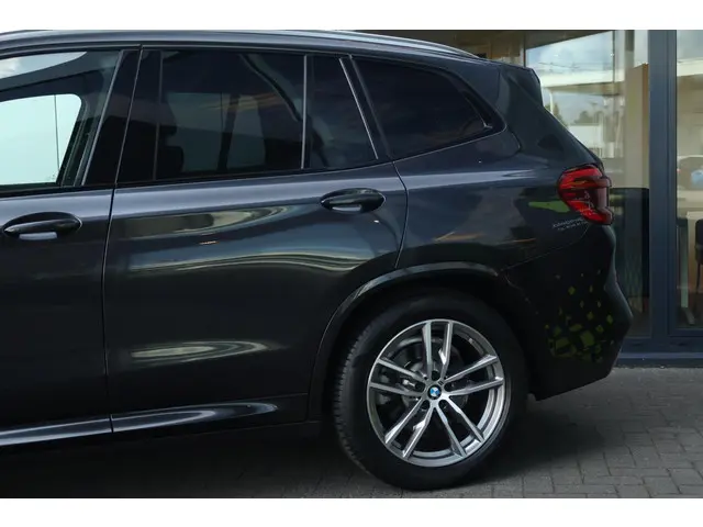 BMW X3 xDrive20i High Executive 2018 Benzine 5