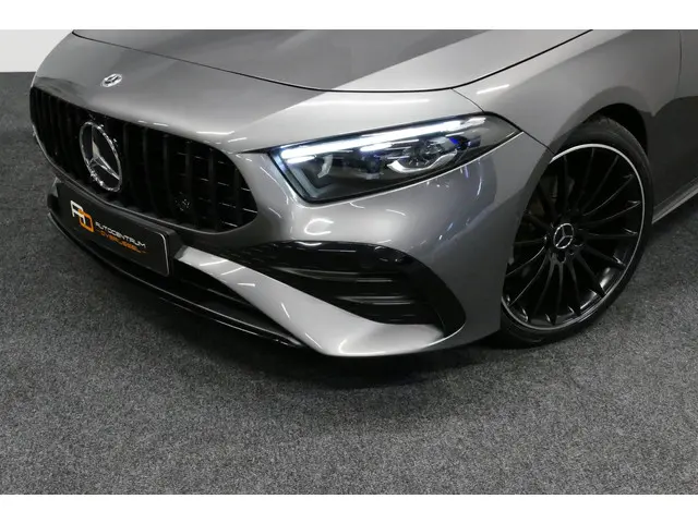 Mercedes-Benz A-Klasse 200 AMG Line 2023 Benzine 41