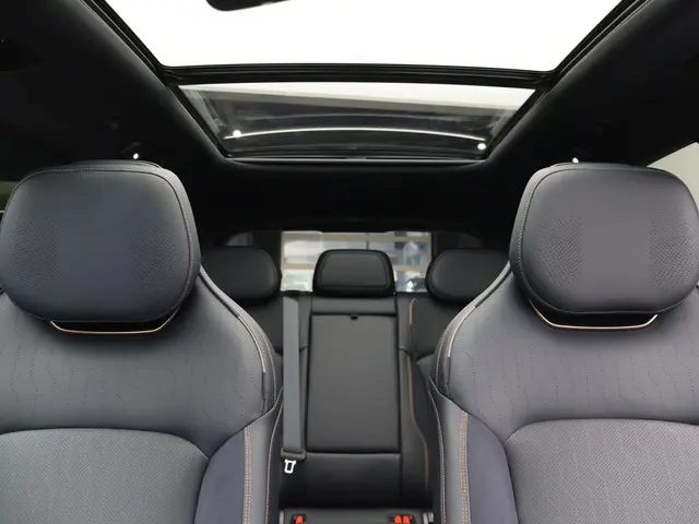 Lynk & Co 08 1.5 More 2026 Hybride Benzine 11