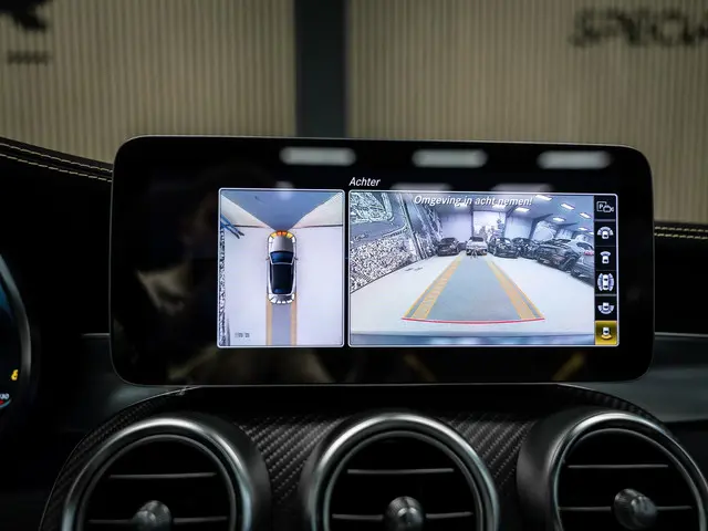 Mercedes-Benz C-Klasse Cabrio AMG 63 S 2022 Benzine 59