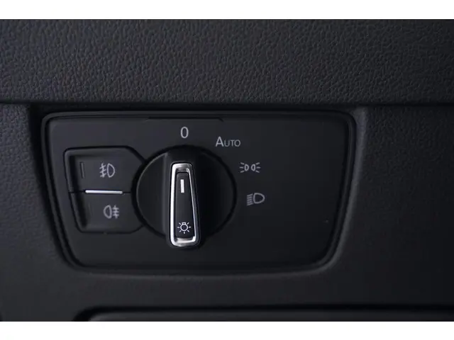 Volkswagen Passat 1.5 TSI Elegance 2020 Benzine 24