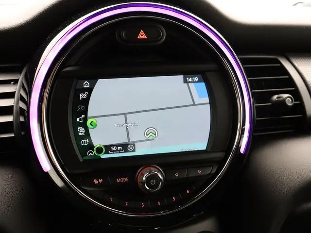 MINI 5-Deurs Cooper 2019 Benzine 24