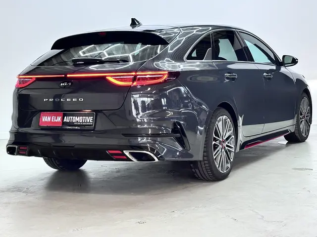 Kia ProCeed 3
