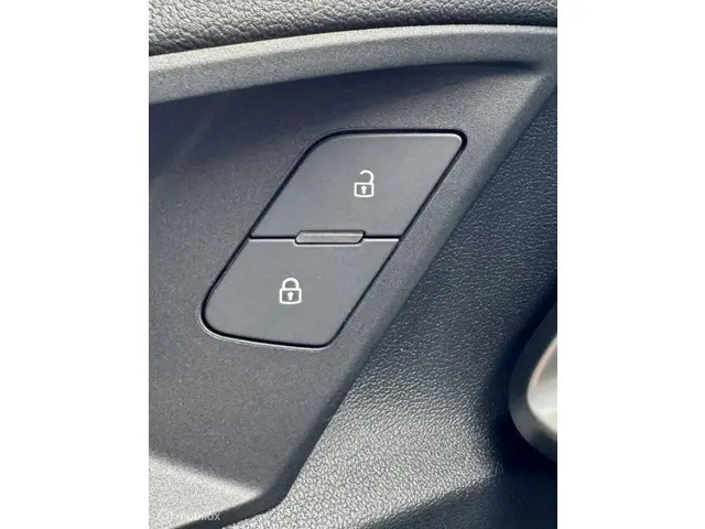 Audi A3 Sportback 35 TFSI S edition 2020 Benzine 37