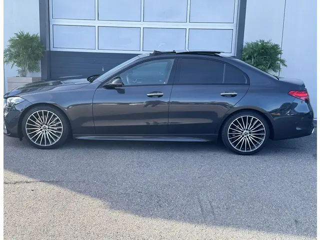 Mercedes-Benz C-Klasse 200 AMG Line 2023 Benzine 3