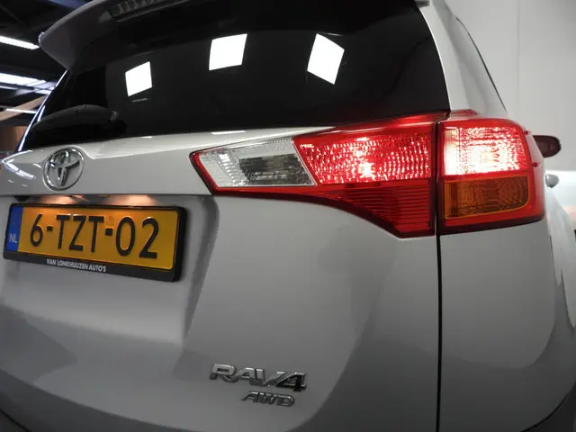 Toyota RAV4 2.0 Executive Business 4WD 2014 Benzine 29