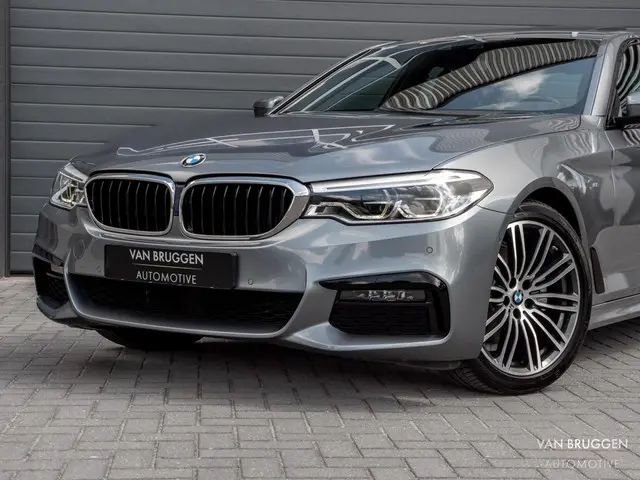 BMW 5 Serie 520i High Executive M-Sport 2019 Benzine 38