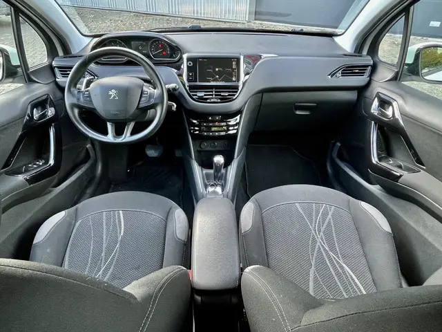 Peugeot 208 1.4 e-HDi Active 2013 Diesel 5