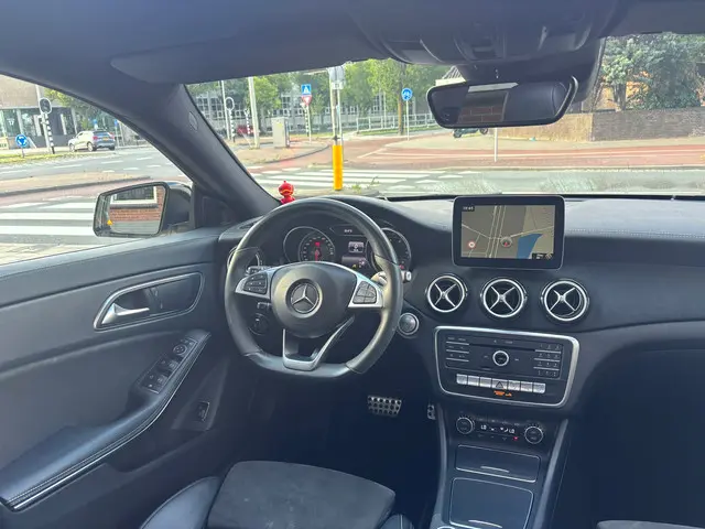 Mercedes-Benz CLA 180 AMG EDITION PANO NAP 2017 Benzine 22