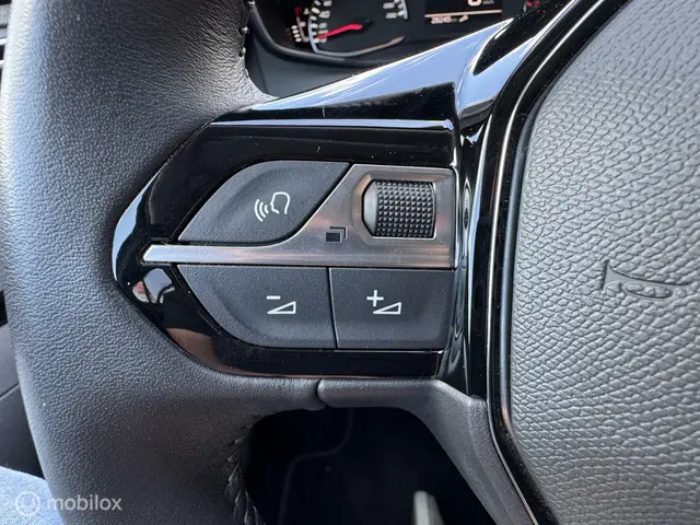 Peugeot 2008 1.2 PureTech Style 2023 Benzine 27