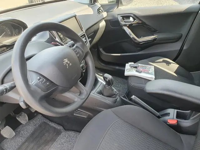 Peugeot 208 1.2 PureTech Active 2017 Benzine 8