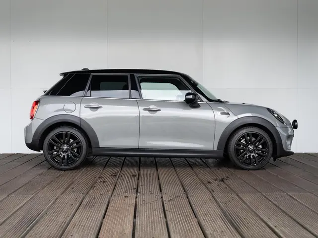 MINI 5-Deurs Cooper Aut. 2020 Benzine 5