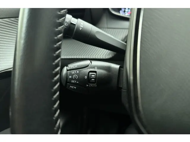 Peugeot 208 1.2 PureTech Blue Lease Active 2021 Benzine 20