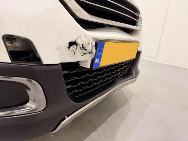 Peugeot 2008 1.2 PureTech Allure Automaat 2014 Benzine 25