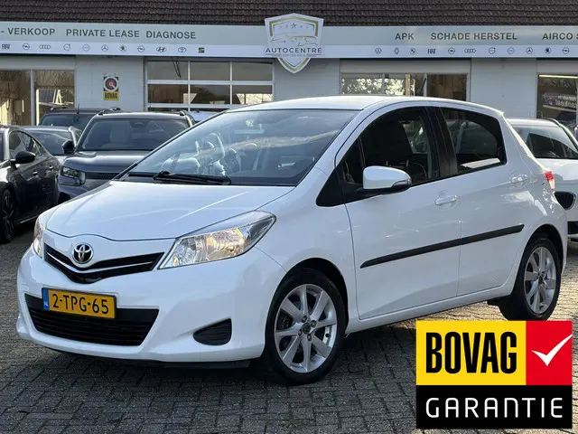 Toyota Yaris 1.3 VVT-i Now 2014 Benzine