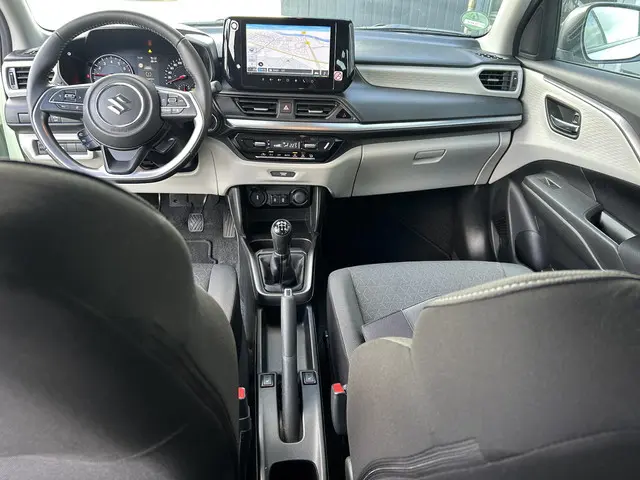 Suzuki Swift 1.2 Style Smart Hybrid 2025 Benzine 20