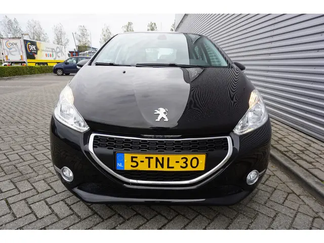 Peugeot 208 1.2 e-VTi Envy 2014 Benzine 6