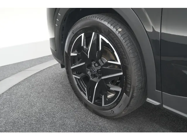 Peugeot 3008 1.2 Hybrid 136 GT 2025 Hybride Benzine 19
