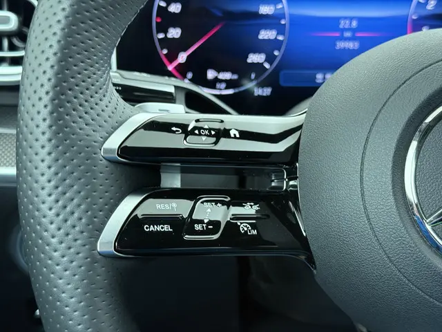 Mercedes-Benz C-Klasse 180 AMG Line 2024 Benzine 23