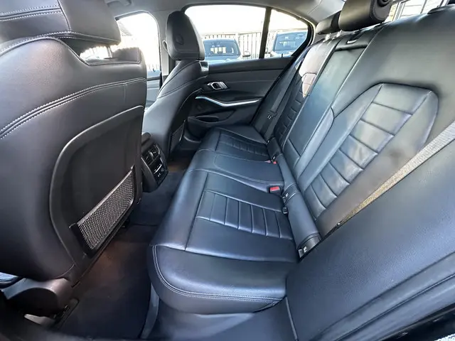 BMW 3 Serie 330e Sport Edition 2019 Hybride Benzine 6