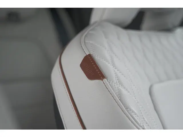 Renault Clio TCe 130 EDC Initiale Paris 2020 Benzine 31