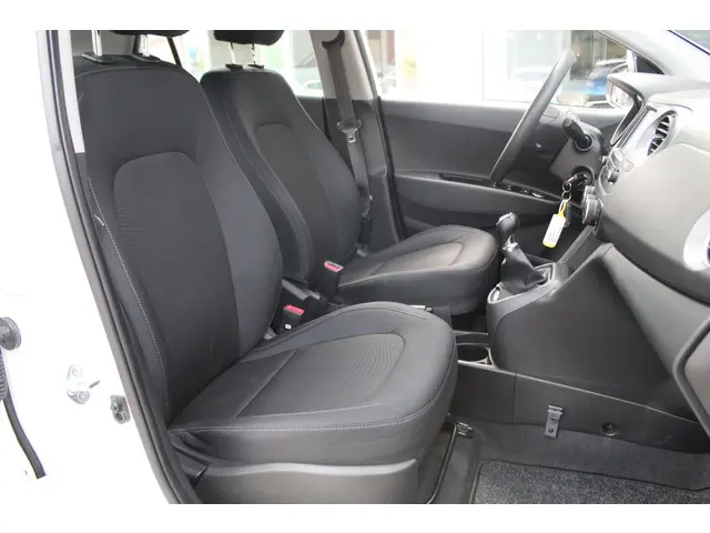 Hyundai i10 1.0i Comfort NAVI 2018 Benzine 24