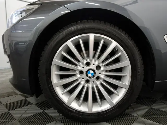 BMW 3 Serie Gran Turismo 320i M Sport Aut- 2015 Benzine 31