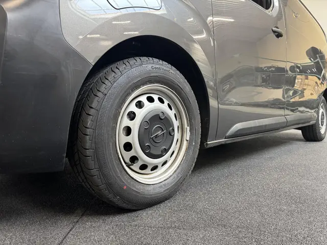 Opel Vivaro-e L3H1 Edition 75 kWh 2022 Elektrisch 2