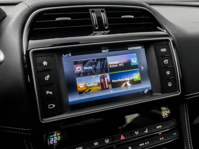 Jaguar F-PACE 2.0 Portfolio R-Sport AWD 20d 2017 Diesel 26