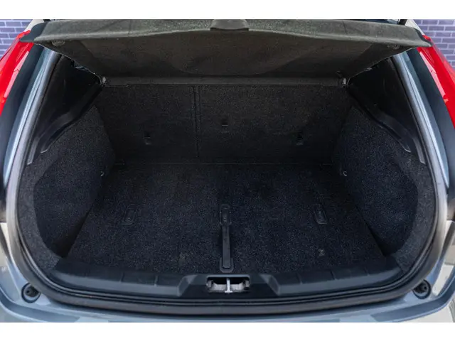 Volvo V40 T3 Momentum Automaat 2015 Benzine 16