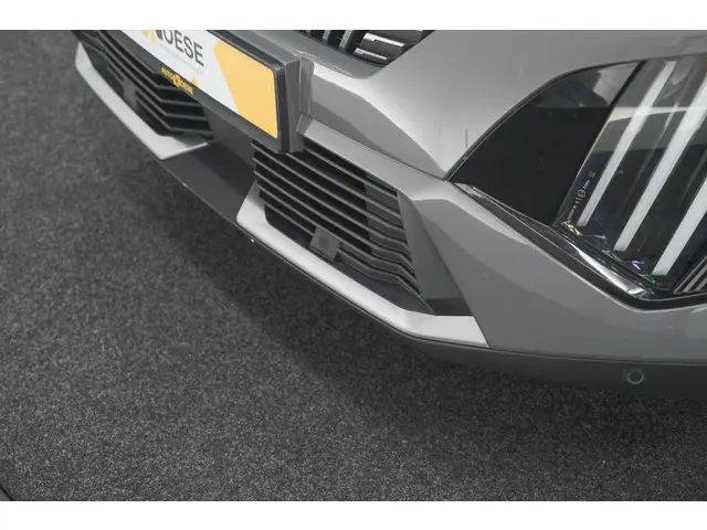 Peugeot 2008 PureTech 130 EAT8 GT 2024 Benzine 18