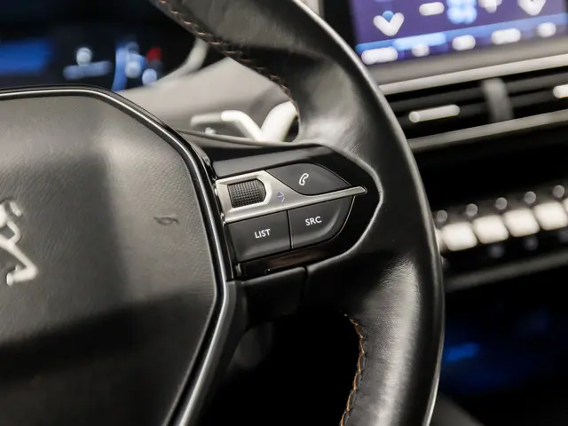 Peugeot 5008 1.2 PureTech Sport 7 Persoons 2017 Benzine 22