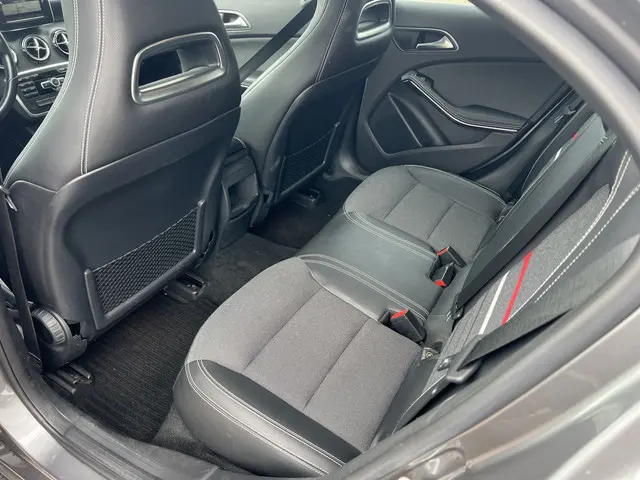 Mercedes-Benz A-Klasse 180 2014 Benzine 14