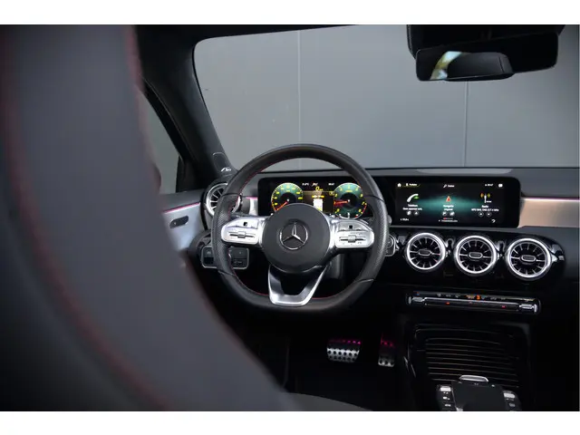 Mercedes-Benz A-Klasse AMG 35 4MATIC 2022 Benzine 47
