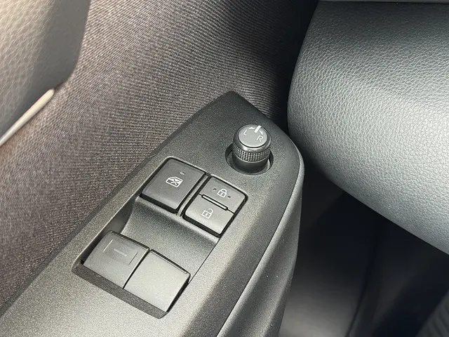 Toyota Yaris 1.5 VVT-i Active 2023 Benzine 28