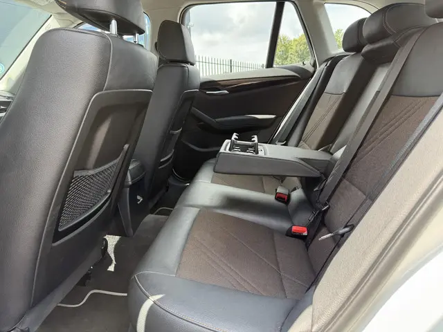 BMW X1 sDrive20i Business 2014 Benzine 8