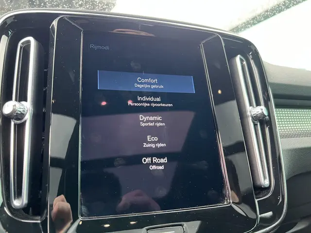 Volvo XC40 1.5 T2 R-Design 2022 Benzine 18