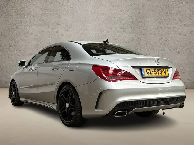 Mercedes-Benz CLA 180 AMG Sport 2015 Benzine 3