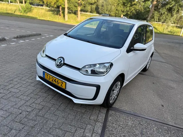 Volkswagen up! 1.0 BMT move up! 2018 Benzine 12