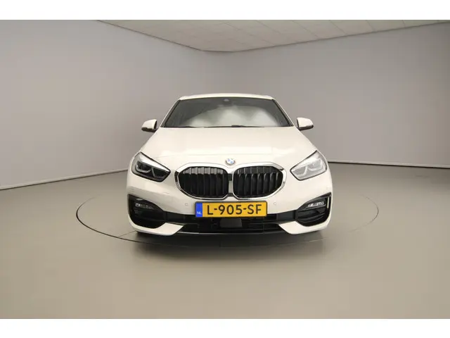 BMW 1 Serie 5-deurs 118i 2021 Benzine 5