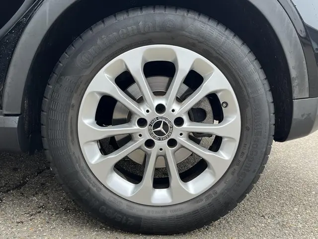 Mercedes-Benz GLA 180 Premium Plus 2018 Benzine 11