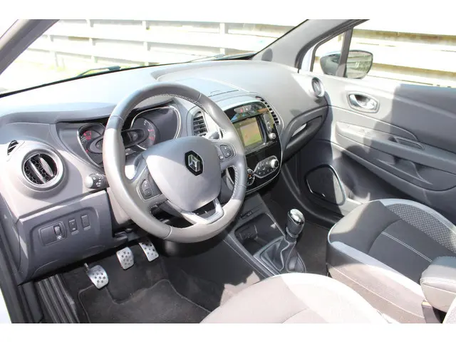 Renault Captur 1.2 TCe Bose 2017 Benzine 3