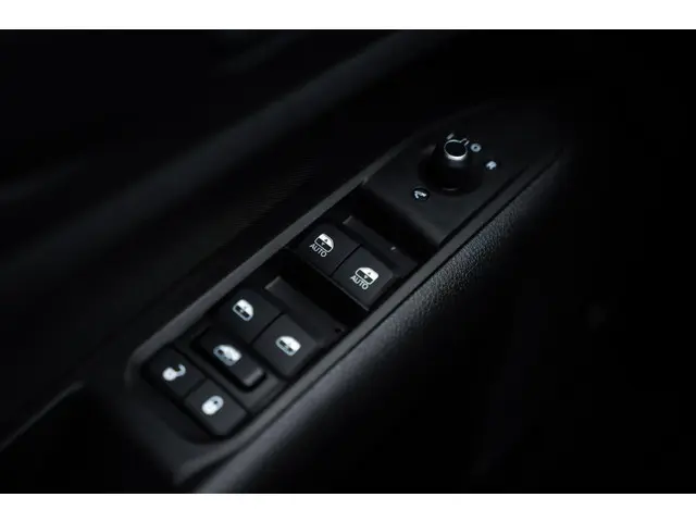 Jeep Compass 4xe 240 PHEV Upland 2022 Hybride Benzine 24