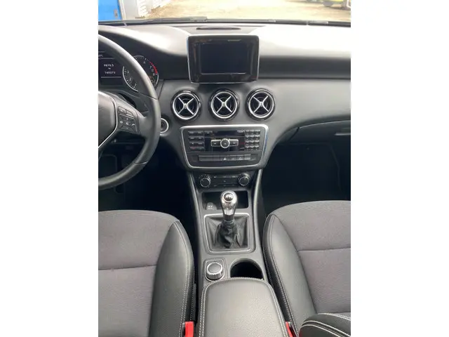 Mercedes-Benz A-Klasse 180 4U3 2013 Benzine 11