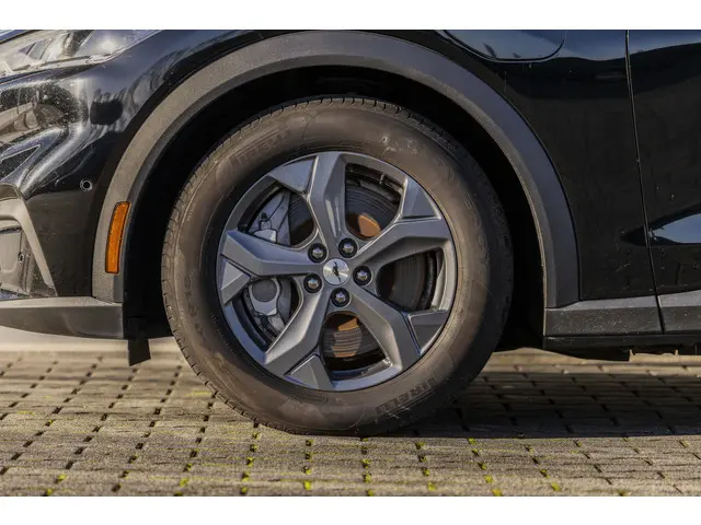 Ford Mustang Mach-E RWD 75 kWh 2021 Elektrisch 19