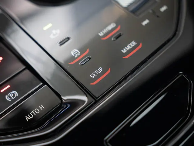 BMW M5 Touring 2025 Hybride Benzine 74