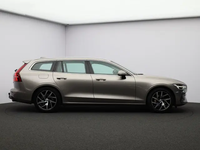 Volvo V60 2.0 T4 Momentum Pro 2020 Benzine 6